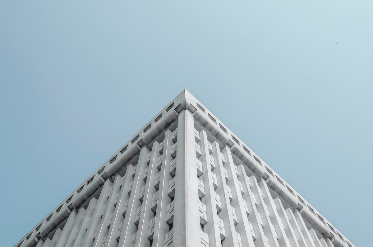 九游游戏中心-低级失误，博洛尼亚门将直接将球传给对手导致球队丢球