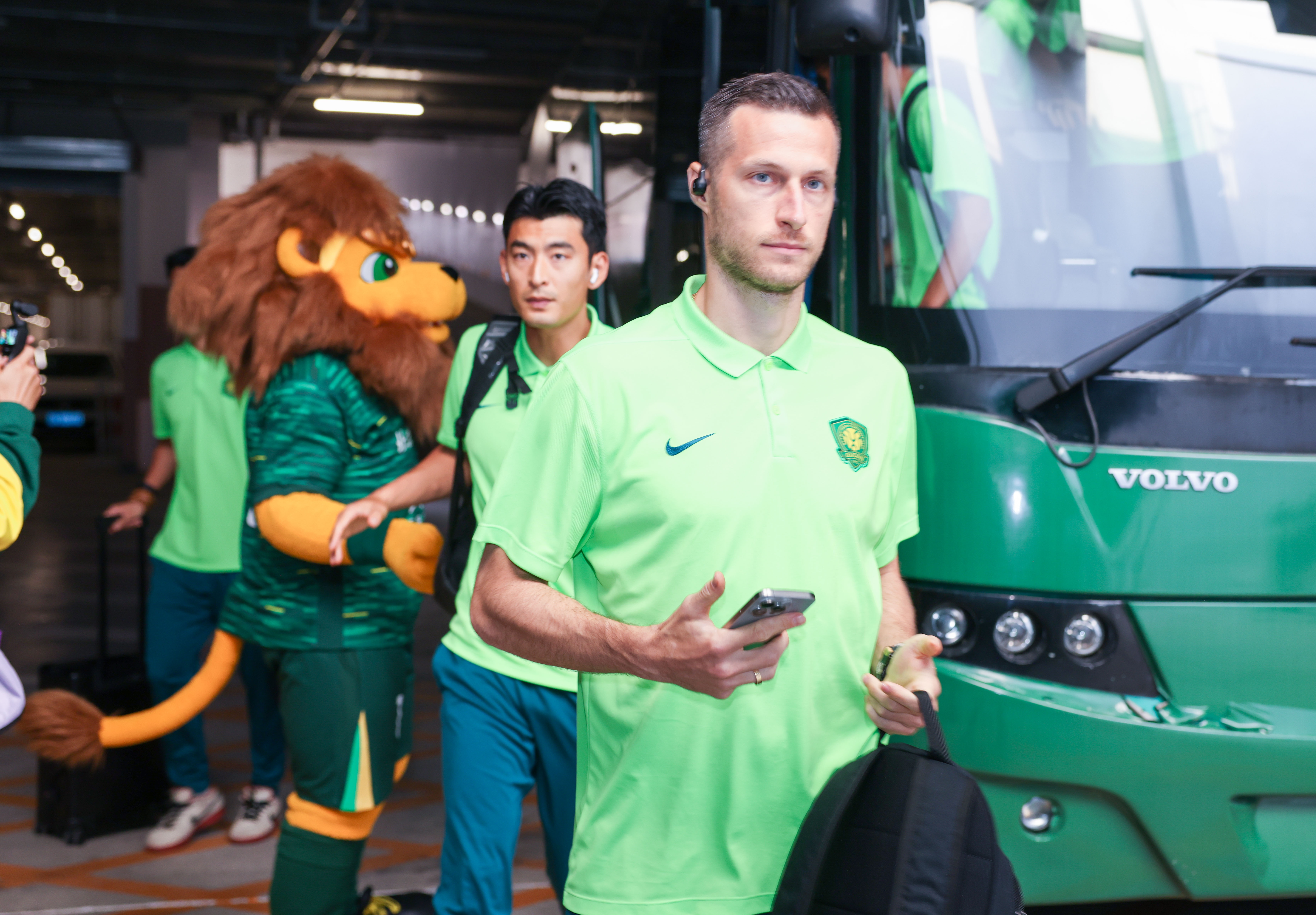 九游APP-苗原：国安约了外援的经纪人谈解约，经纪人全程不说话